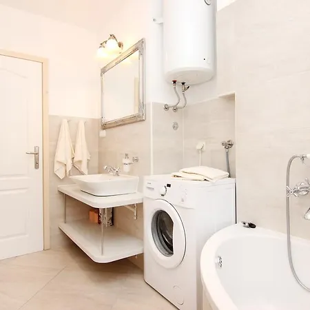 Stoneark Apartment *