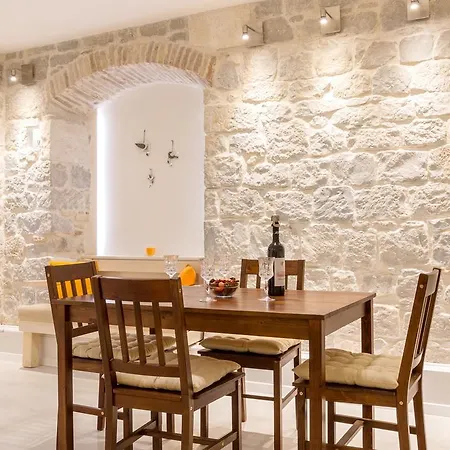 Stoneark Apartment