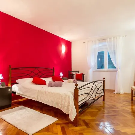 Stoneark Apartment *
