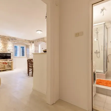 Stoneark Apartment